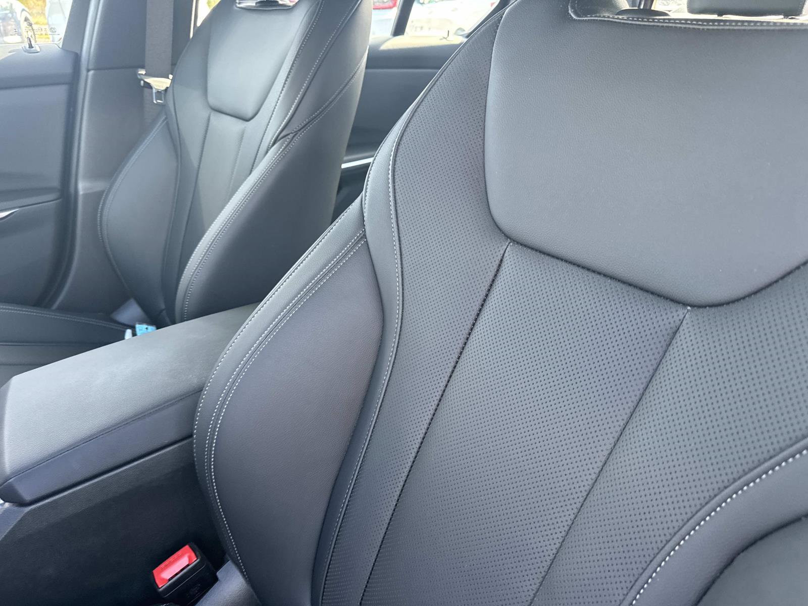 Certified 2025 BMW 330i Sedan image 19