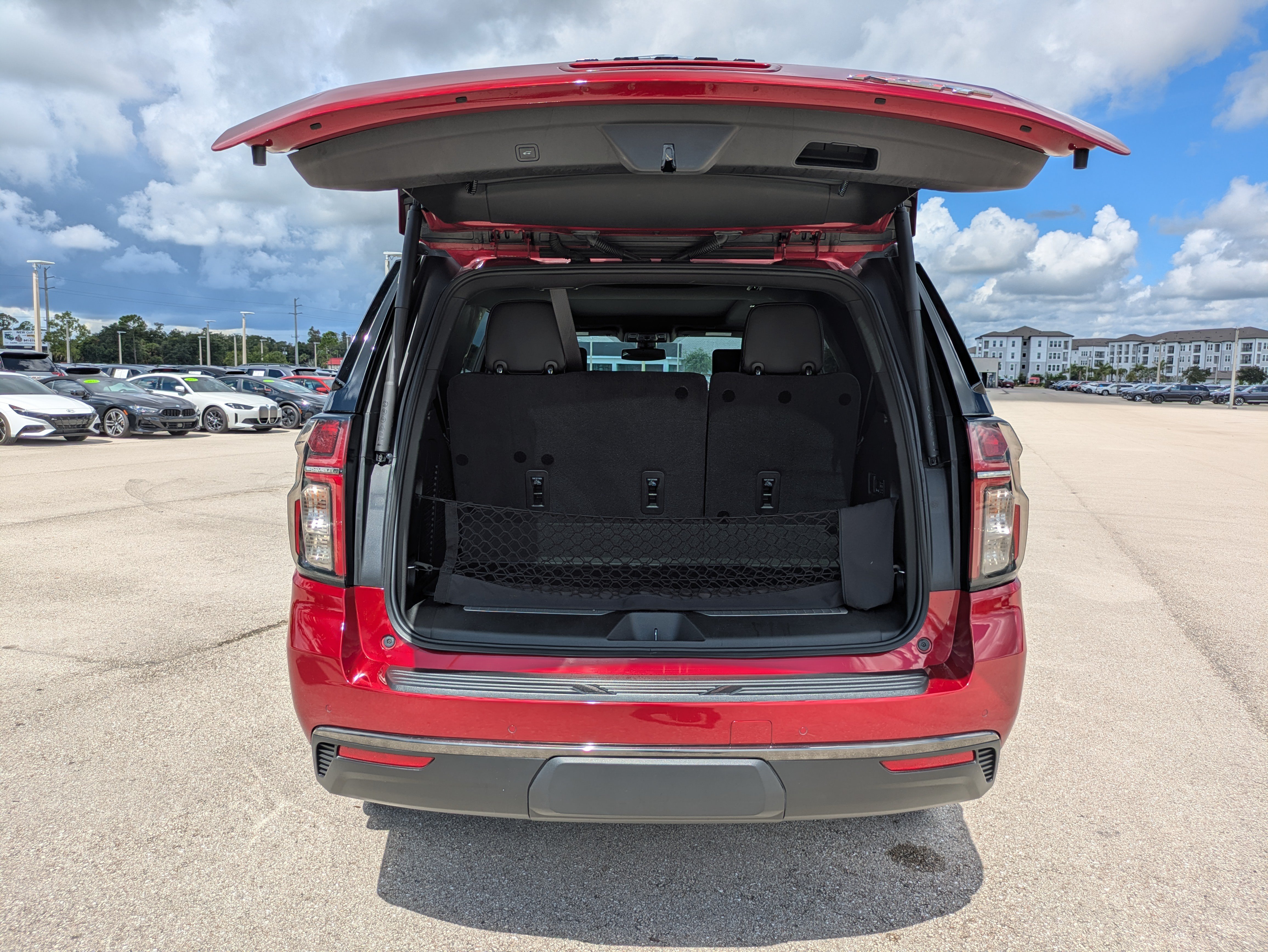 Used 2021 Chevrolet Tahoe RST w/ Luxury Package RWD image 33