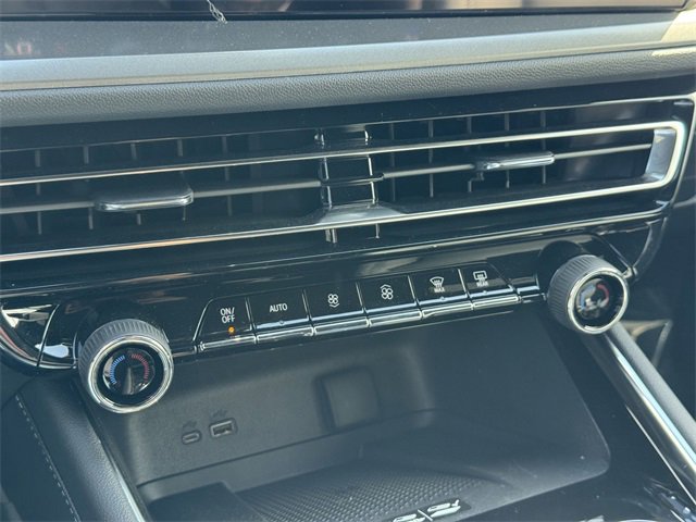 New 2026 Chevrolet Traverse LT w/ Midnight/Sport Edition image 14