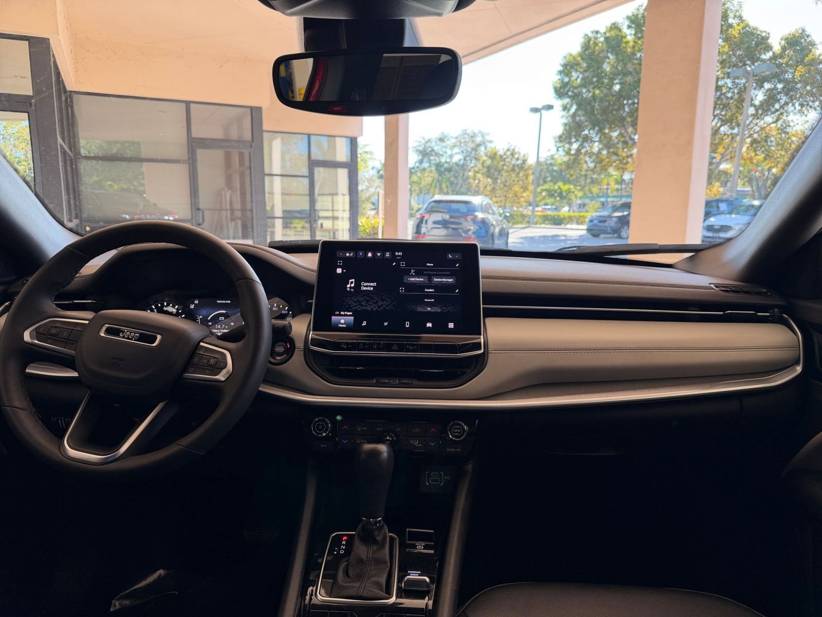 Used 2025 Jeep Compass Limited image 27