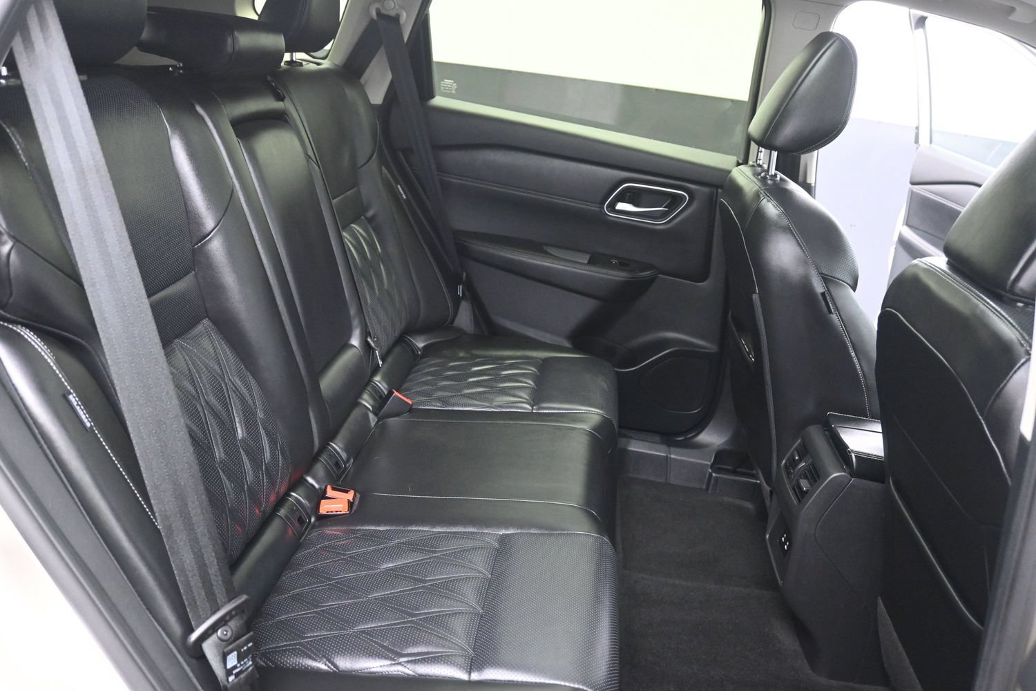 Used 2024 Nissan Rogue Platinum AWD/4WD image 42