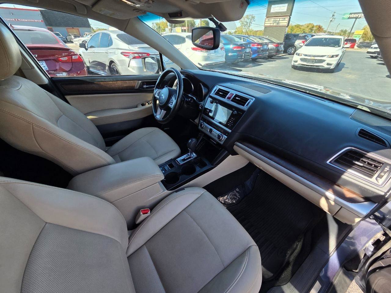 Used 2016 Subaru Outback 2.5i Limited AWD/4WD image 18