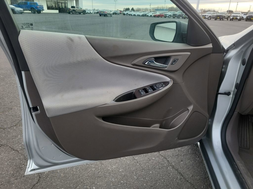 Used 2021 Chevrolet Malibu LS image 11