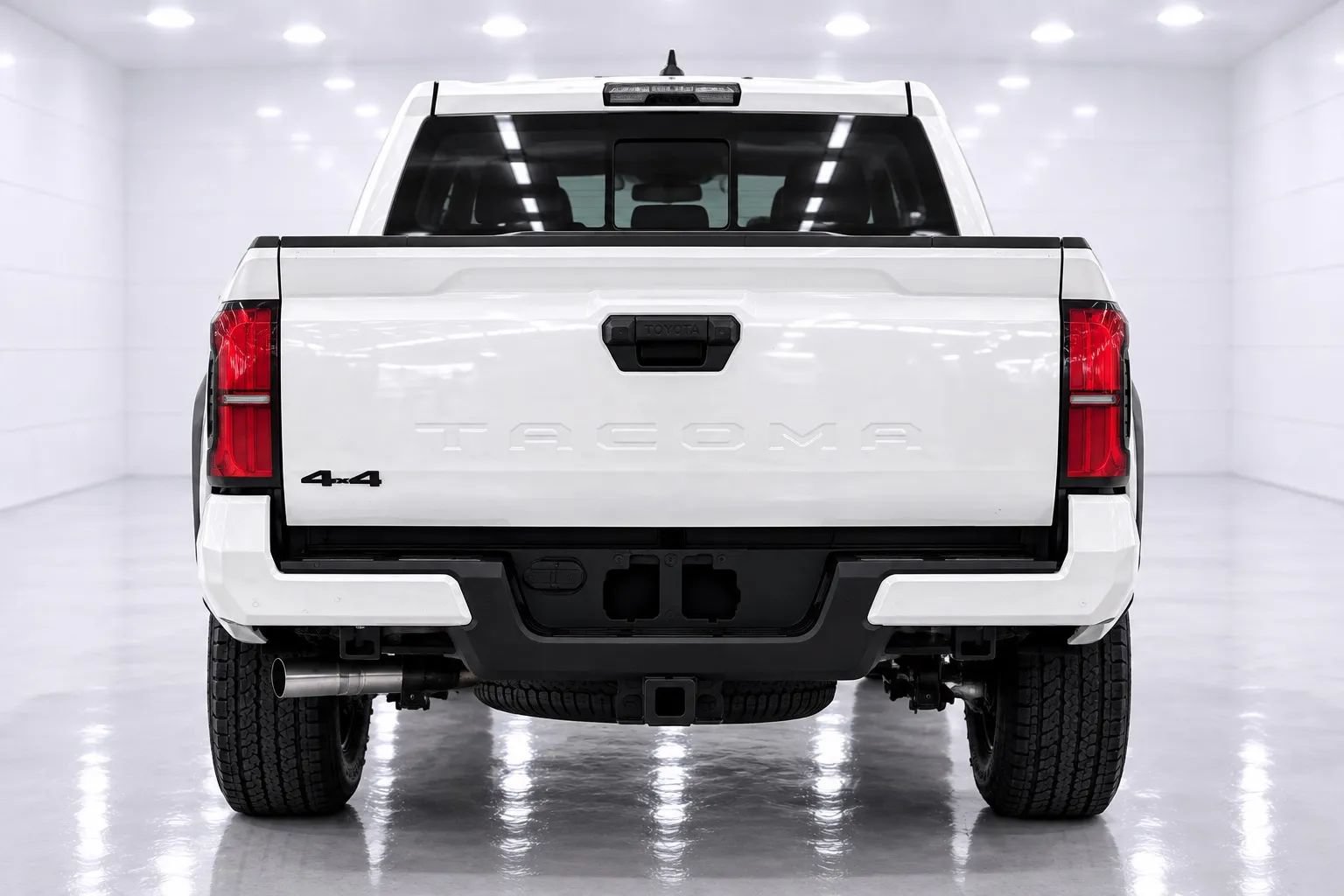 Used 2024 Toyota Tacoma TRD Off-Road AWD/4WD image 4