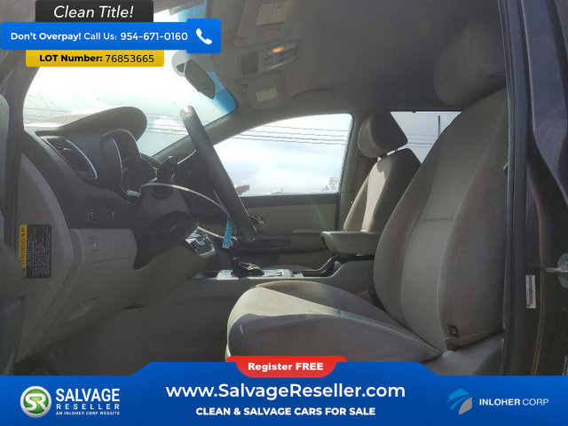 Used 2015 Kia Sedona LX w/ LX Convenience Package image 9