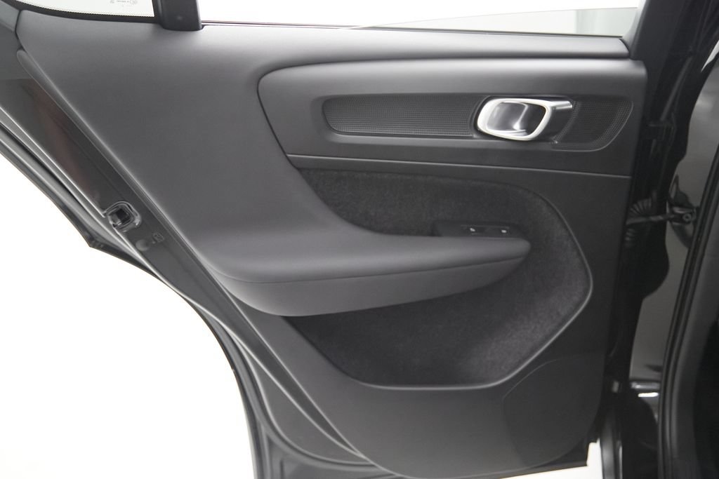 Certified 2023 Volvo C40 P8 Recharge Ultimate AWD/4WD image 18