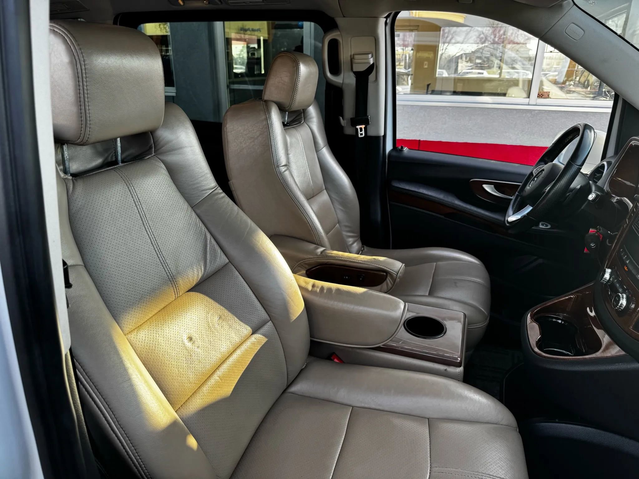 Used 2017 Mercedes-Benz Metris Passenger image 43