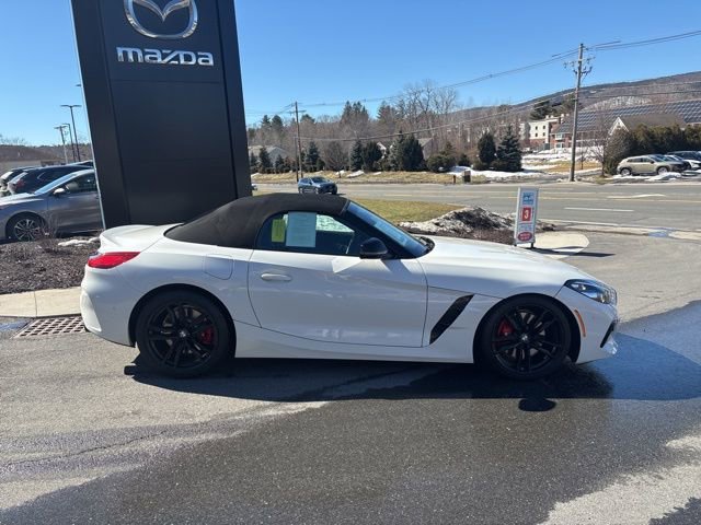 Used 2022 BMW Z4 M40i w/ Premium Package image 14