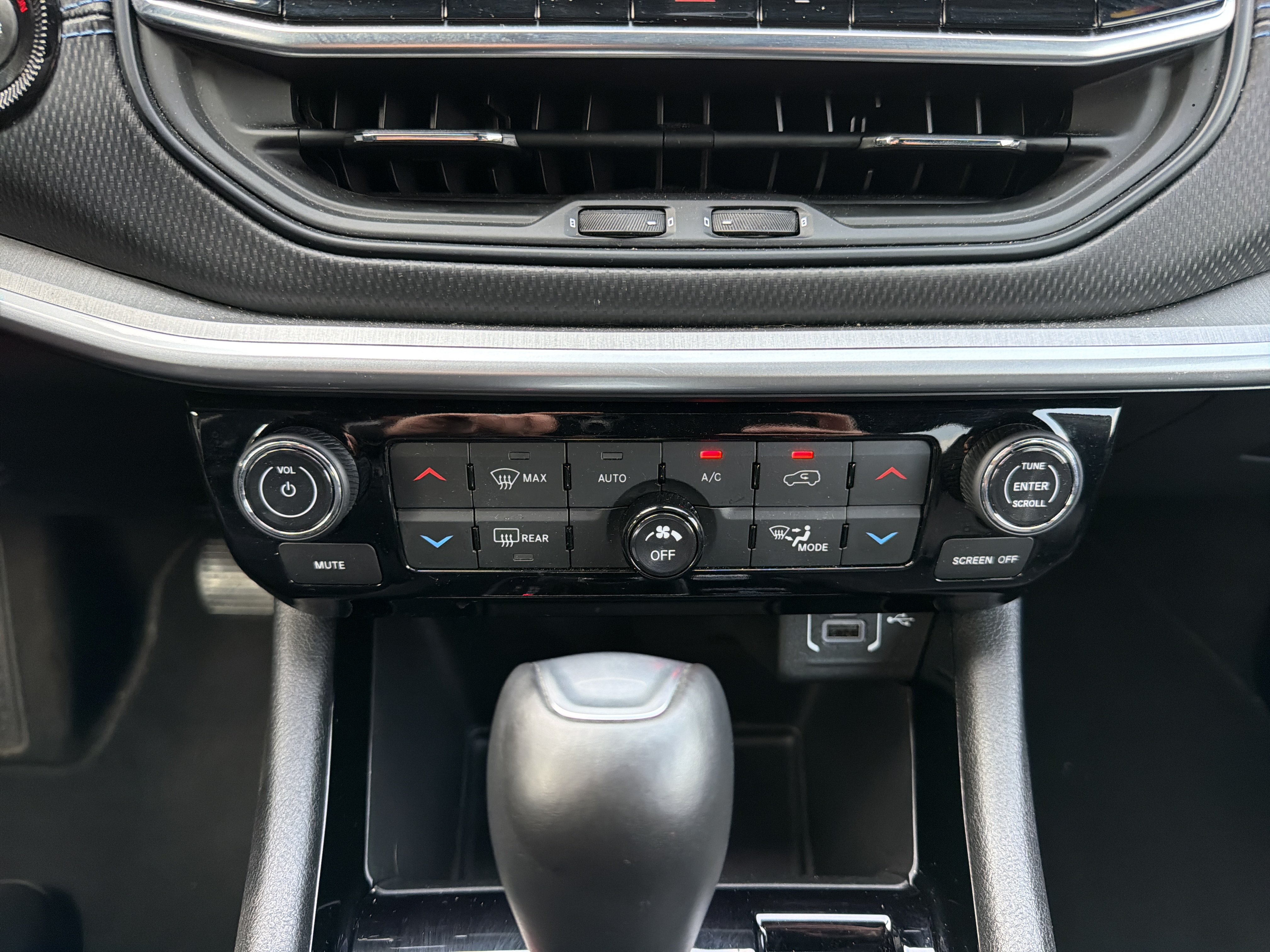 Used 2026 Jeep Compass Limited AWD/4WD image 24