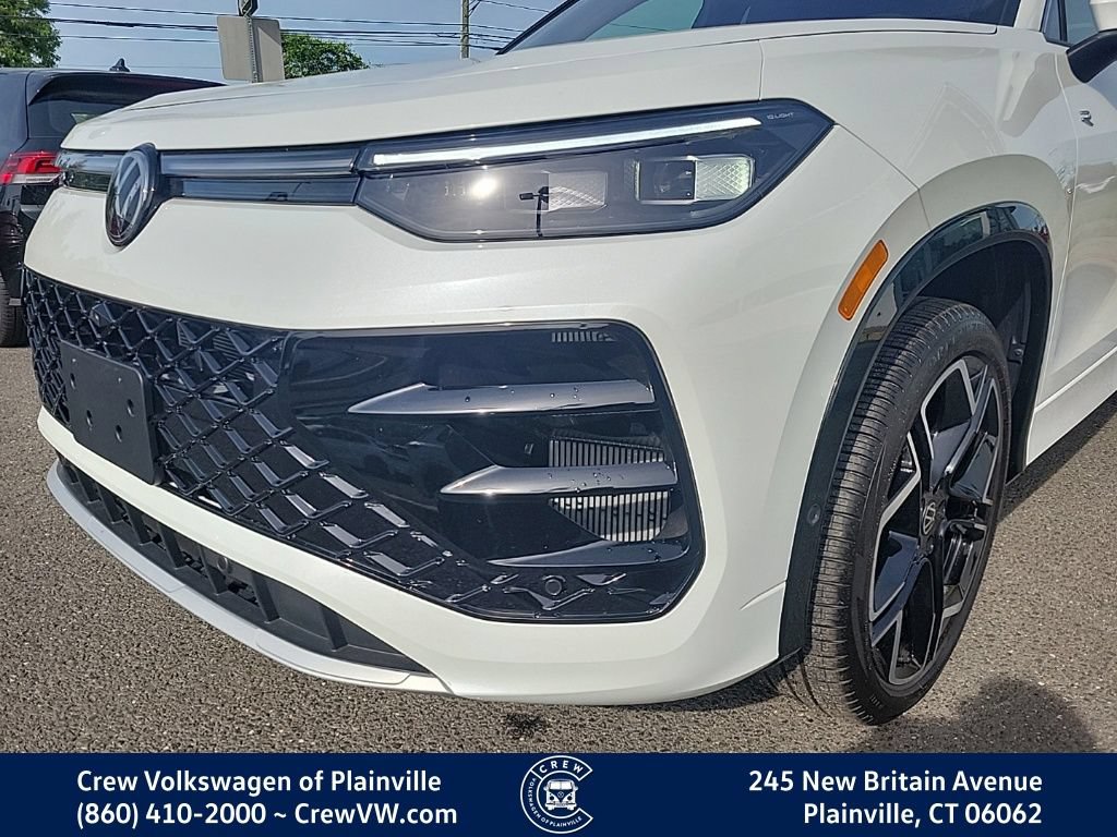 Certified 2026 Volkswagen Tiguan SEL R-Line AWD/4WD image 24