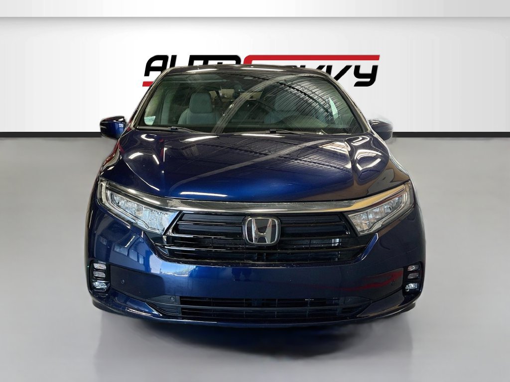 Used 2024 Honda Odyssey Touring image 2