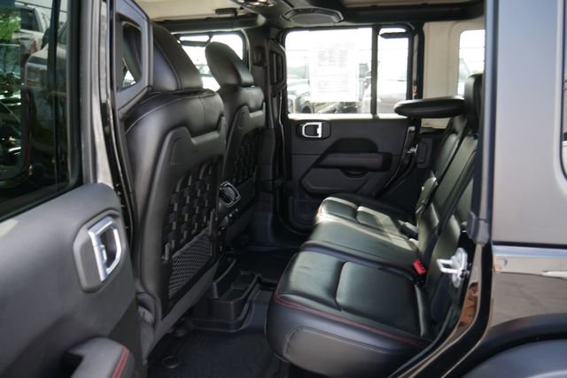 Used 2022 Jeep Wrangler Unlimited Rubicon w/ LED Lighting Group AWD/4WD image 23