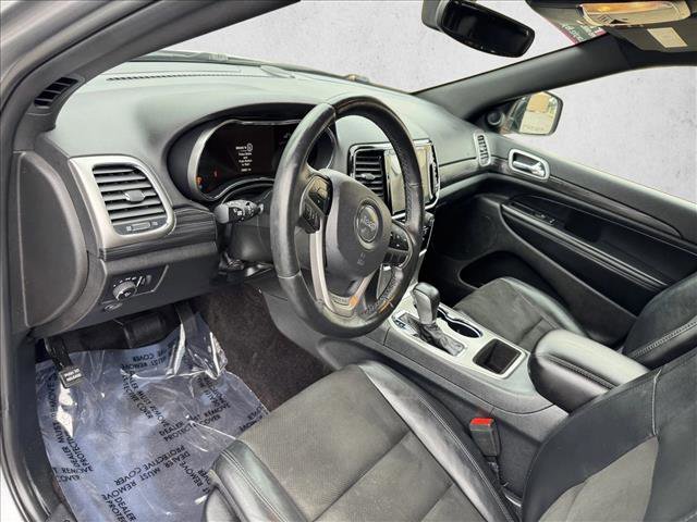 Used 2019 Jeep Grand Cherokee Laredo w/ Laredo X Package RWD image 11