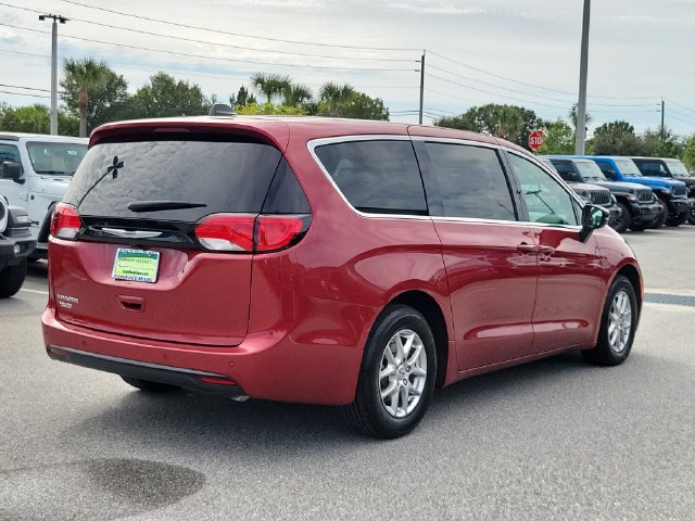 Used 2025 Chrysler Voyager LX FWD image 6