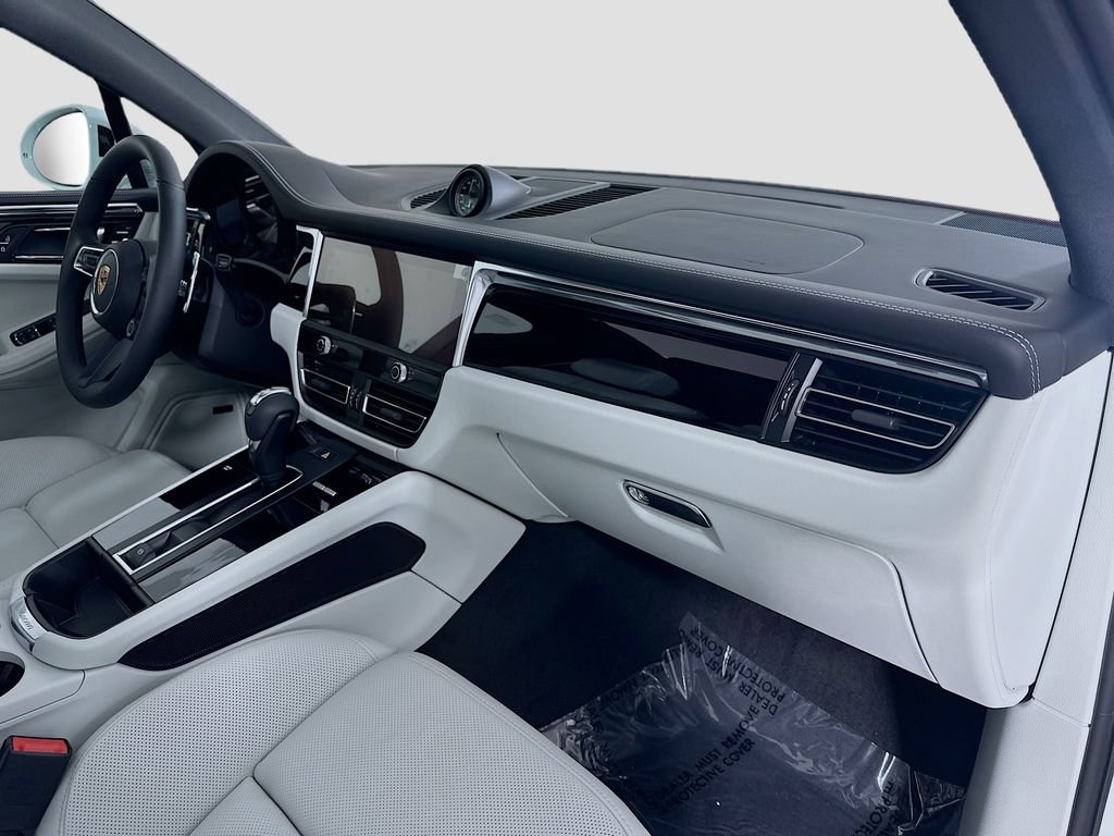 New 2025 Porsche Macan S image 32