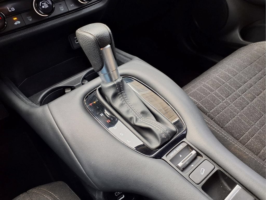 Certified 2025 Honda HR-V LX image 18
