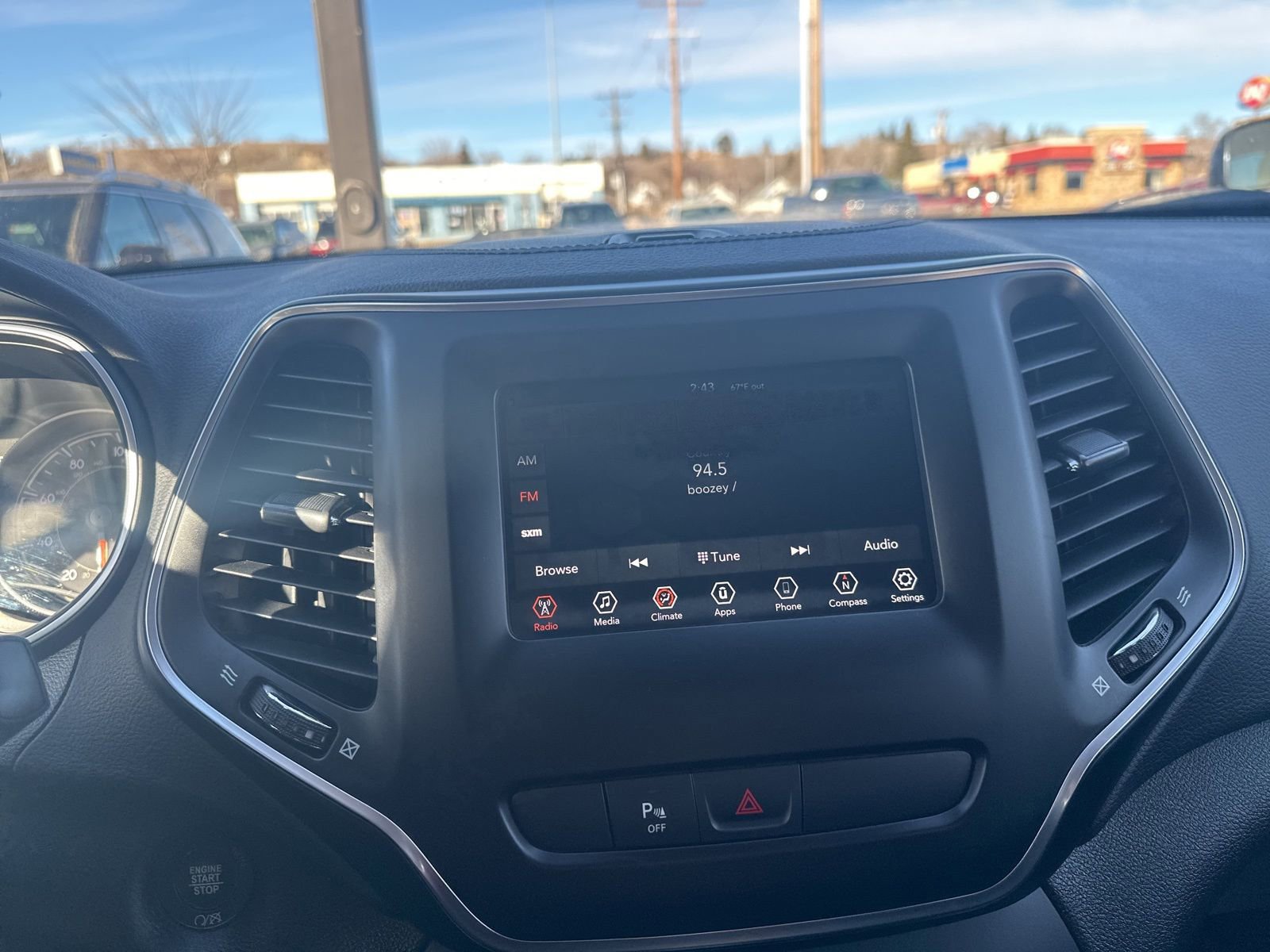 Used 2020 Jeep Cherokee Latitude Plus image 39