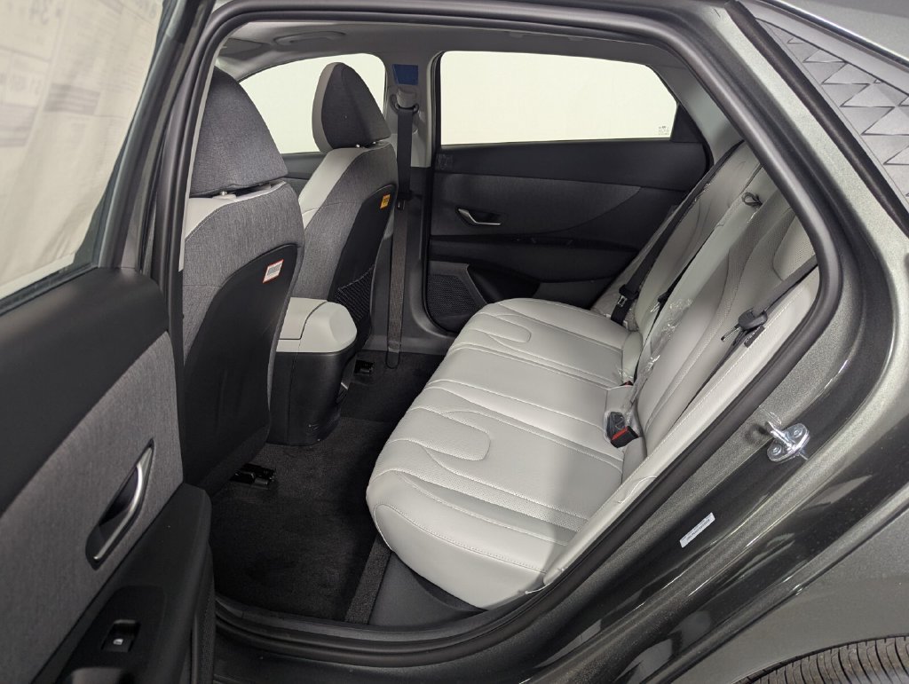 New 2026 Hyundai Elantra Limited FWD image 22