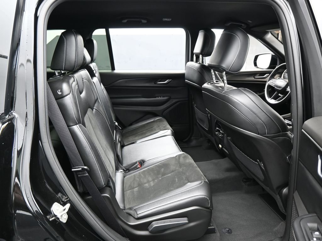 Used 2023 Jeep Grand Cherokee L Laredo image 35