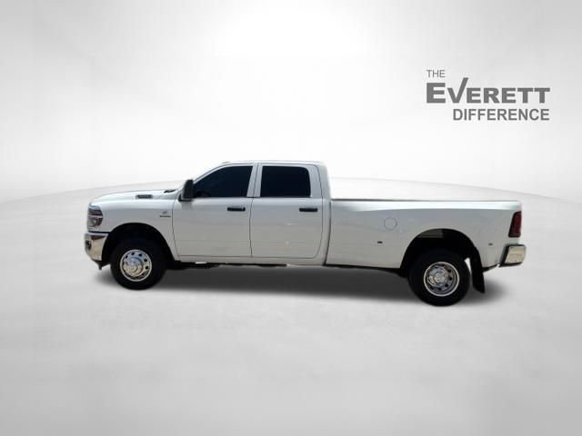 Used 2025 RAM 3500 Tradesman w/ Chrome Appearance Group AWD/4WD image 4