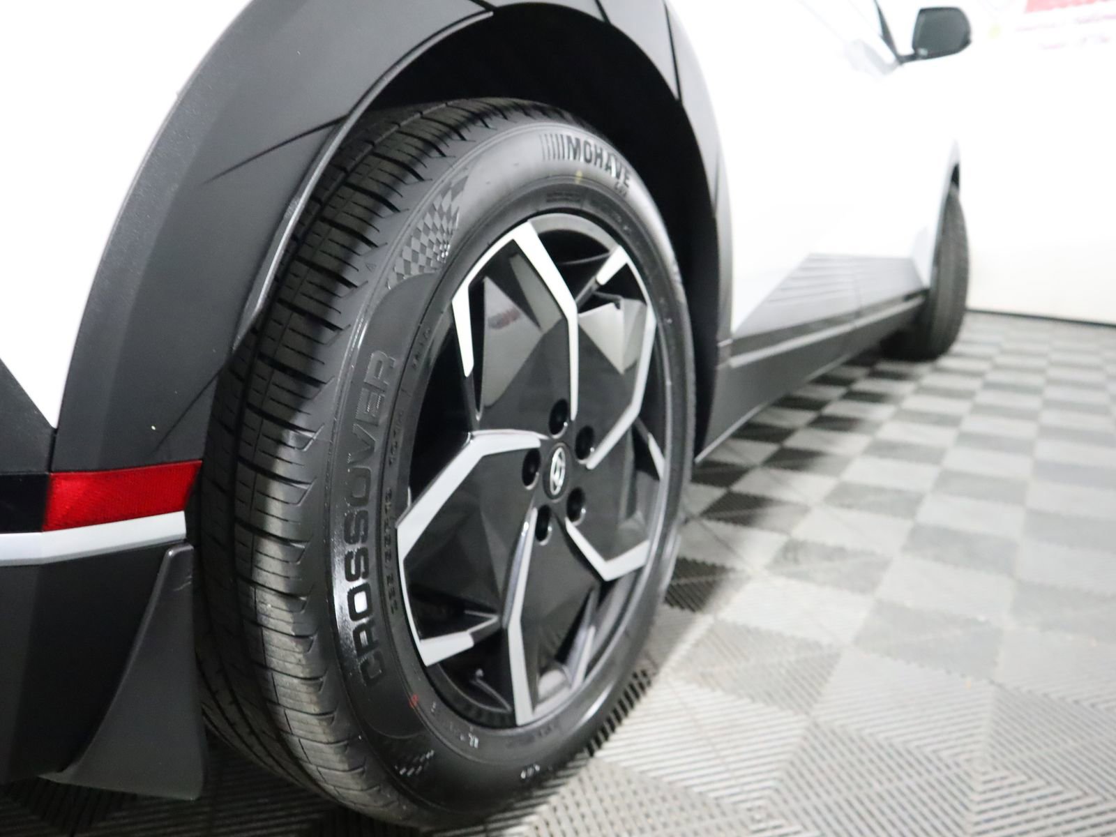 Used 2024 Hyundai Ioniq 5 SE image 9