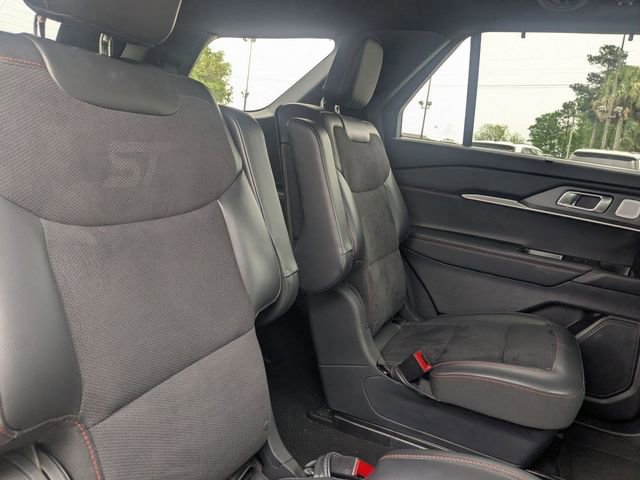Used 2025 Ford Explorer ST image 38