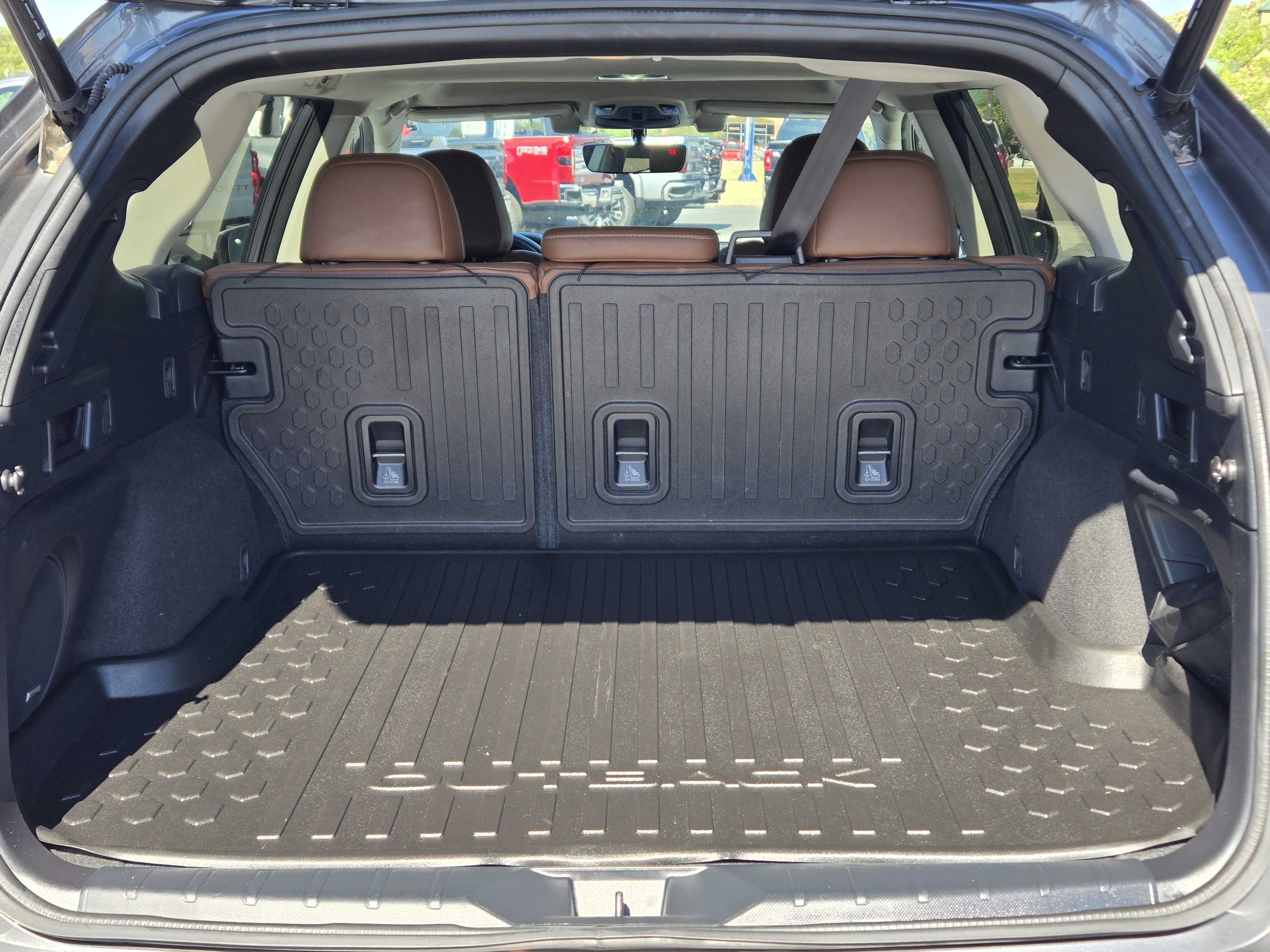 Used 2021 Subaru Outback Touring w/ Popular Package #2 image 10