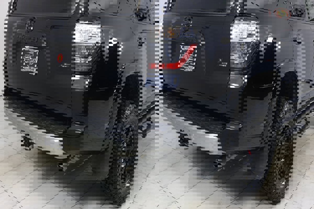 Used 2023 Toyota 4Runner TRD Off-Road Premium w/ Moonroof Package AWD/4WD image 40