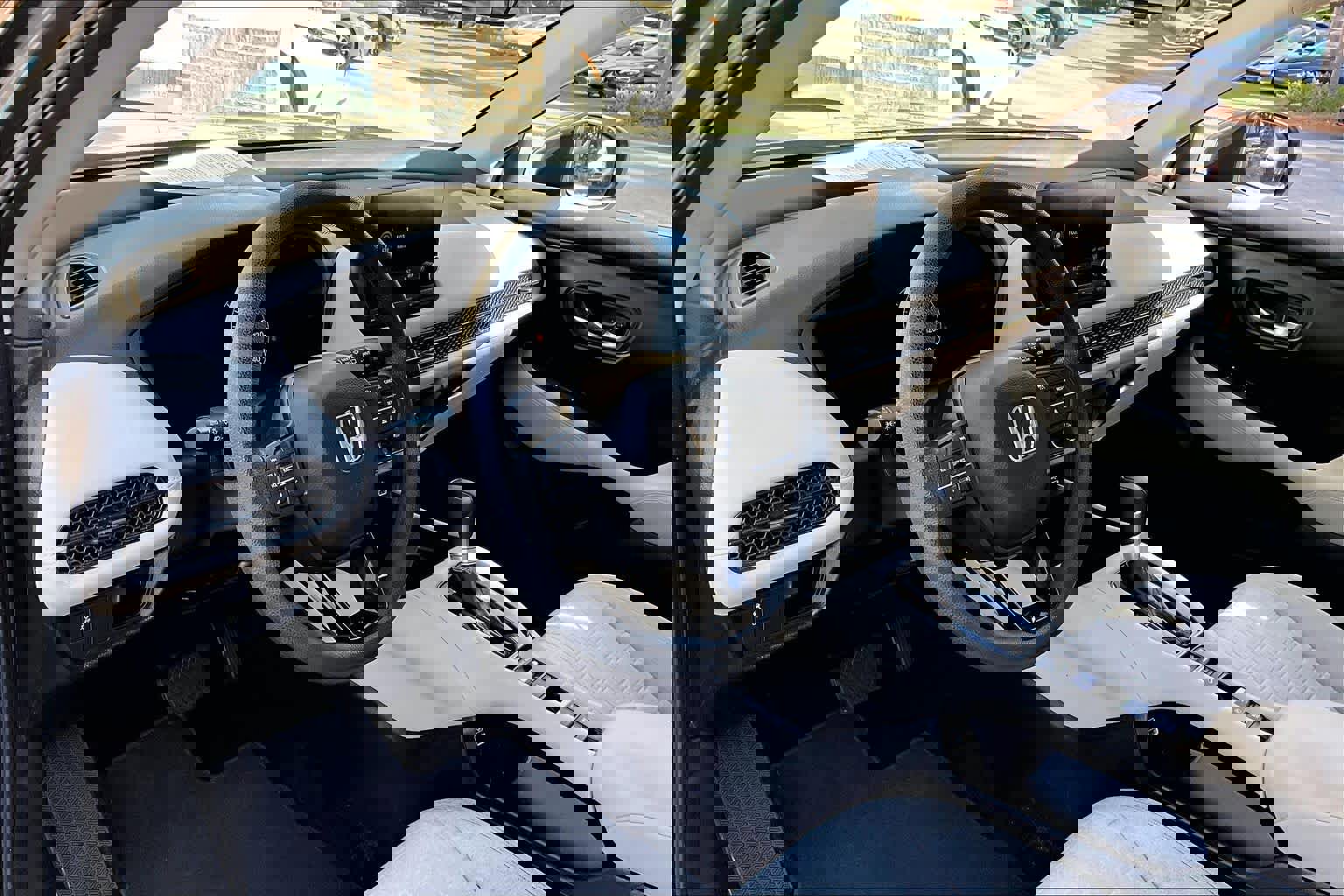 Used 2023 Honda HR-V LX image 17