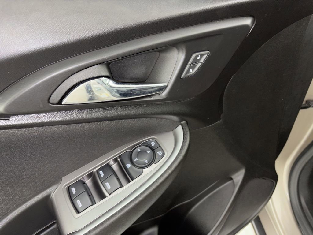 Used 2023 Chevrolet Malibu LT FWD image 22