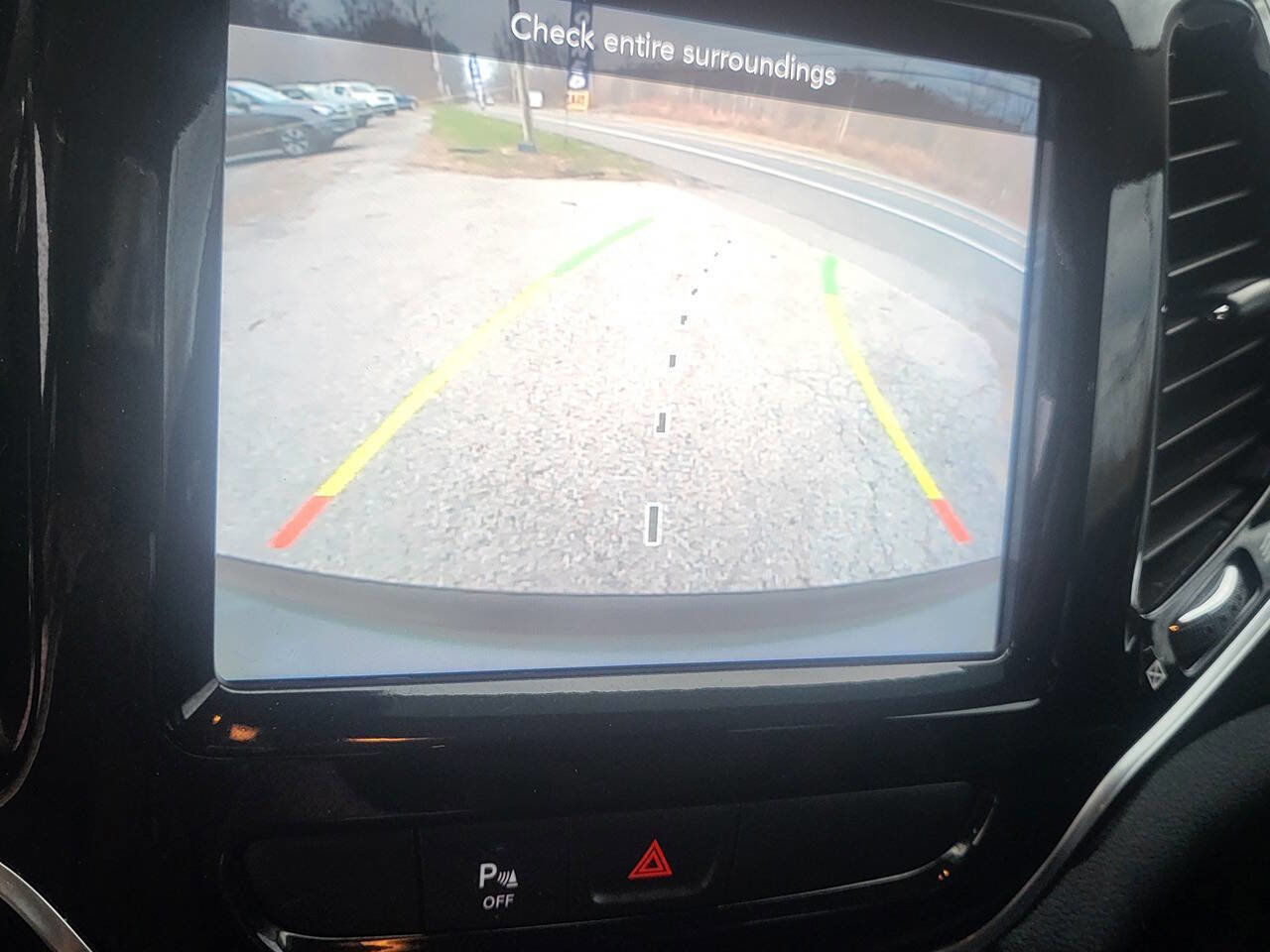 Used 2020 Jeep Cherokee Limited image 14