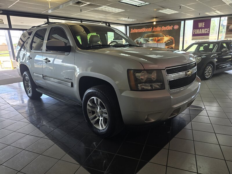 Used 2010 Chevrolet Tahoe LT AWD/4WD image 3