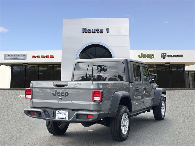Used 2023 Jeep Gladiator Sport image 5