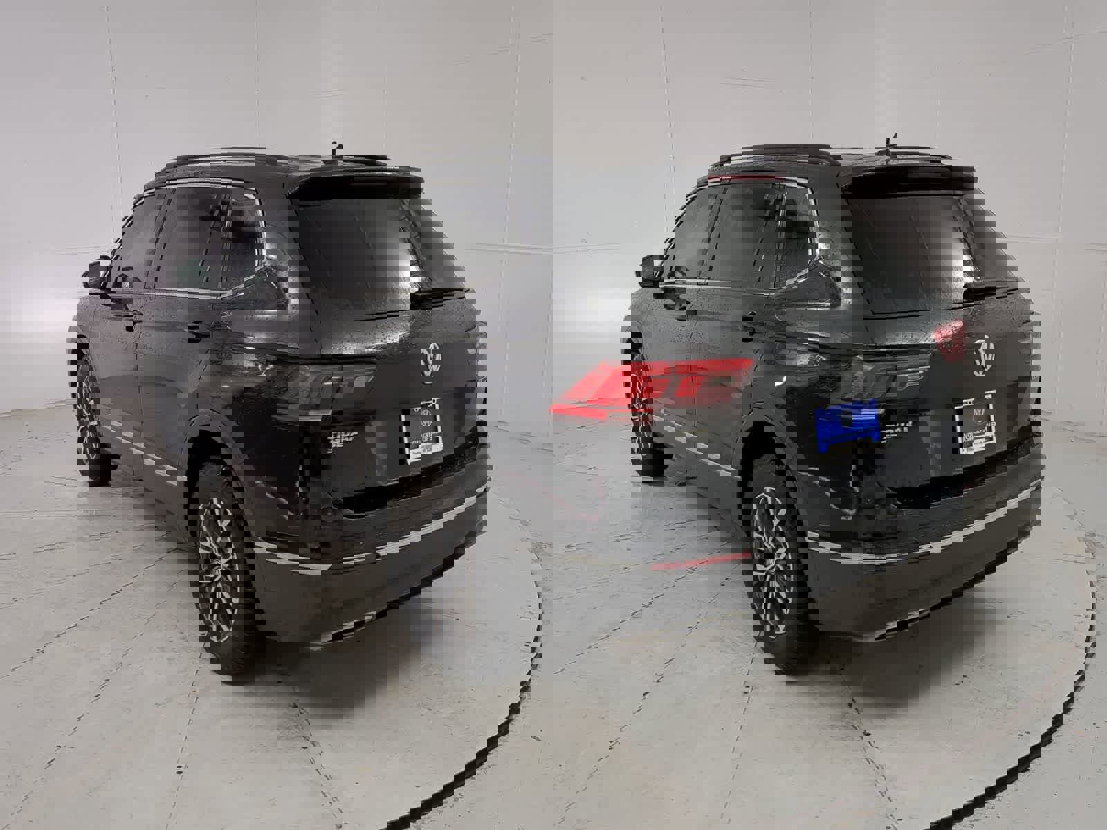 Used 2020 Volkswagen Tiguan SE image 4