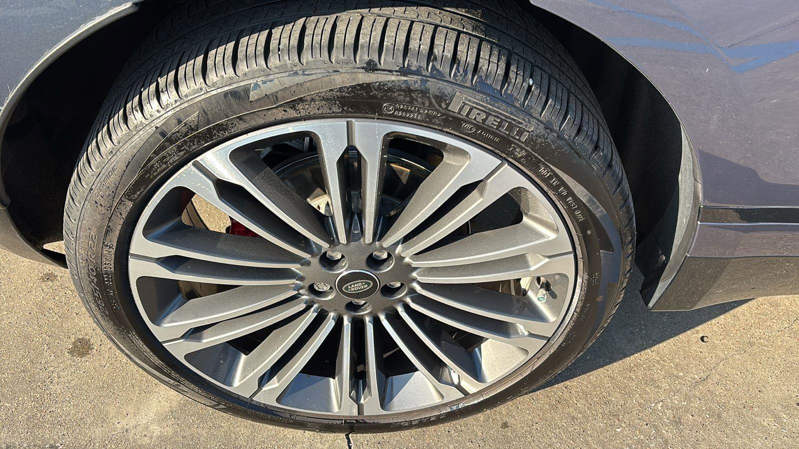 Used 2025 Land Rover Range Rover Velar Dynamic SE image 10