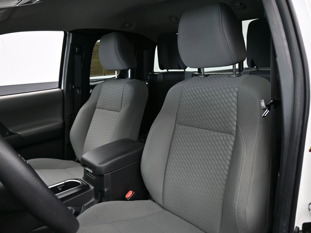 Used 2022 Toyota Tacoma SR image 10