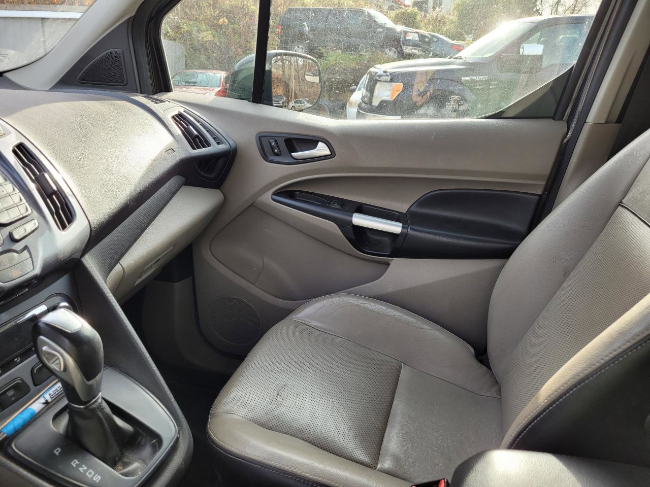 Used 2015 Ford Transit Connect Titanium image 9
