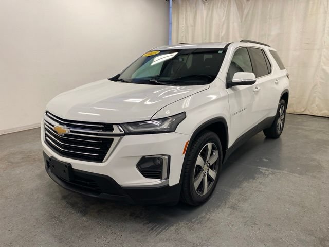 Certified 2023 Chevrolet Traverse LT w/ LT Premium Package AWD/4WD image 3