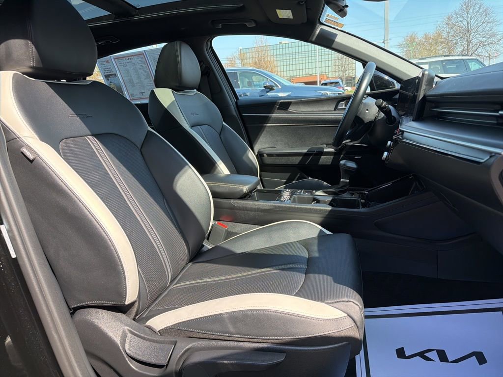 Used 2025 Kia K5 GT-Line w/ GT-Line Premium Package FWD image 11