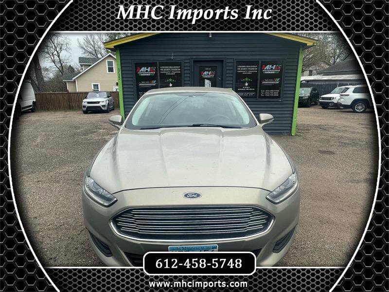Used 2015 Ford Fusion SE FWD image 1