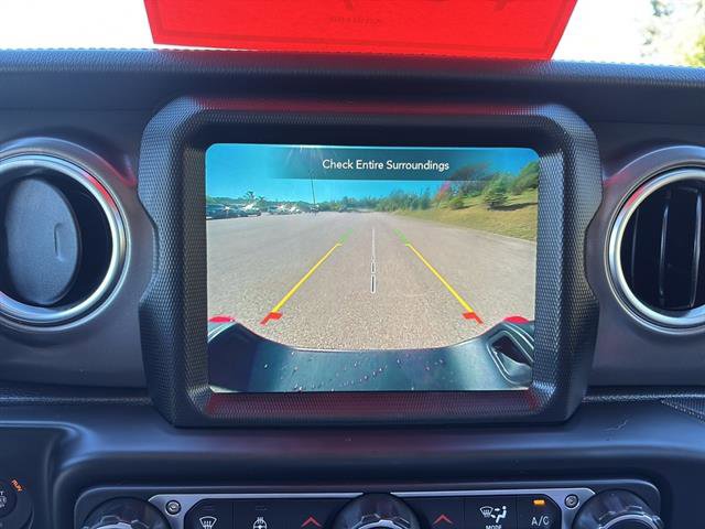 Used 2023 Jeep Gladiator Rubicon w/ Cold Weather Group image 23