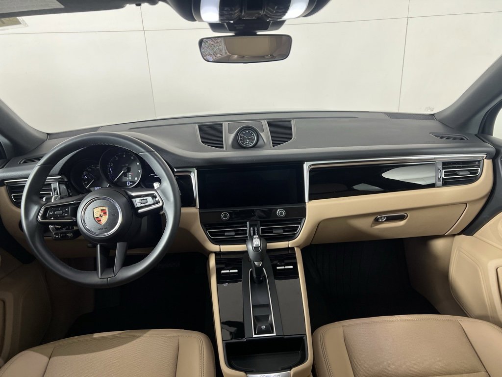 Certified 2025 Porsche Macan image 21