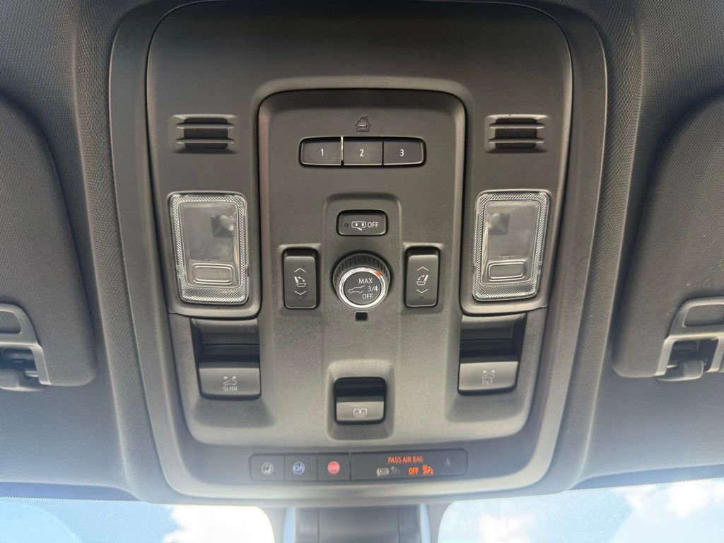Used 2021 GMC Yukon XL SLT w/ SLT Premium Package AWD/4WD image 32
