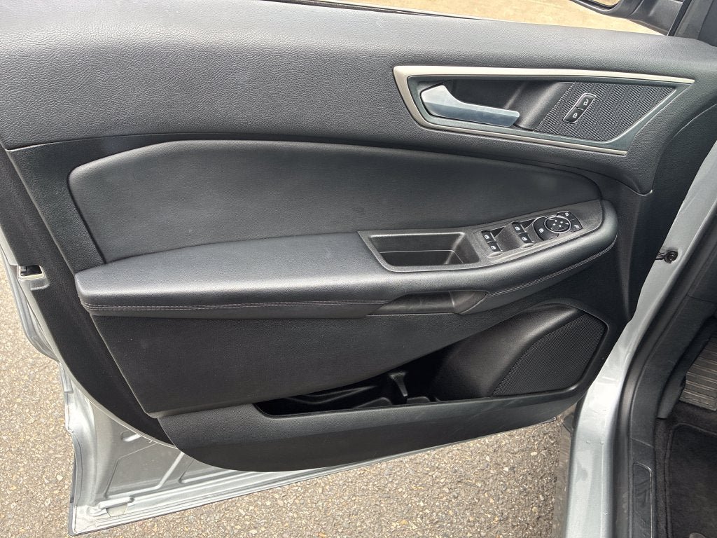 Used 2024 Ford Edge SEL AWD/4WD image 13