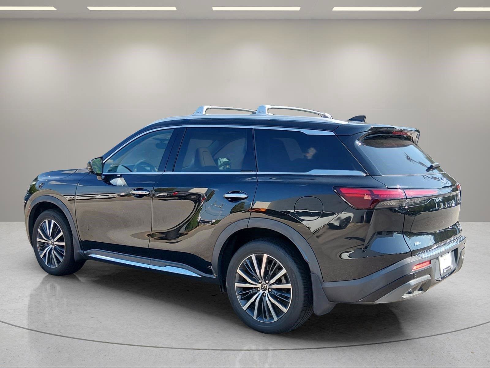 Used 2023 INFINITI QX60 Sensory AWD/4WD image 3