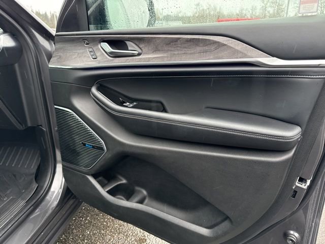 Used 2022 Jeep Grand Cherokee L Overland w/ Luxury Tech Group IV image 12