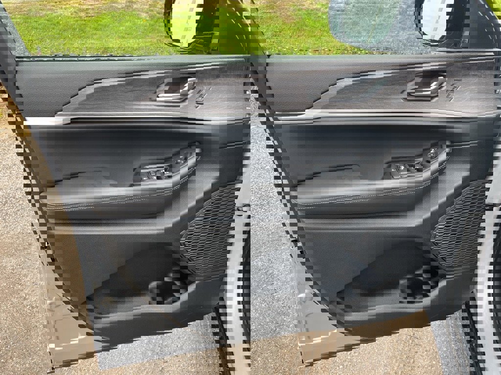 New 2025 Jeep Grand Cherokee Limited image 18