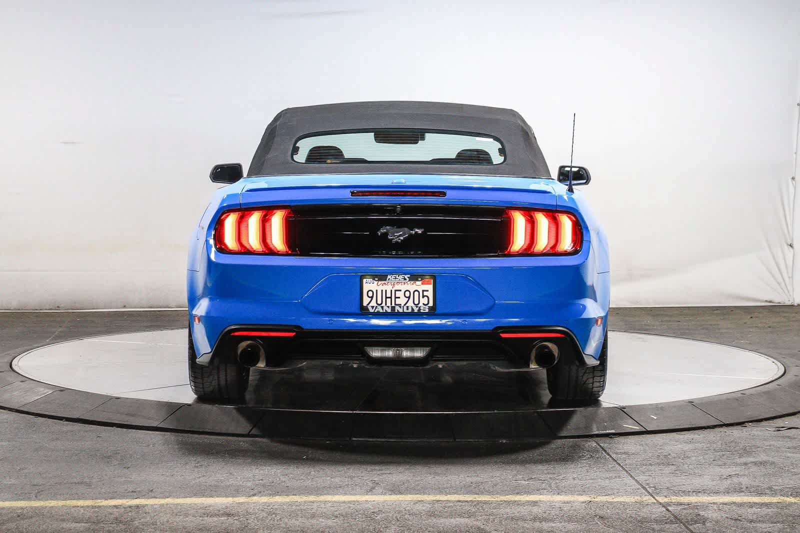 Used 2022 Ford Mustang Premium RWD image 3