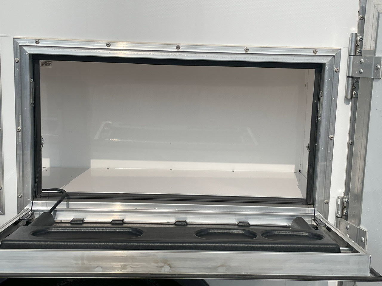 Used 2022 Chevrolet Express 3500 CUTWAY w/ Power Convenience Package image 17