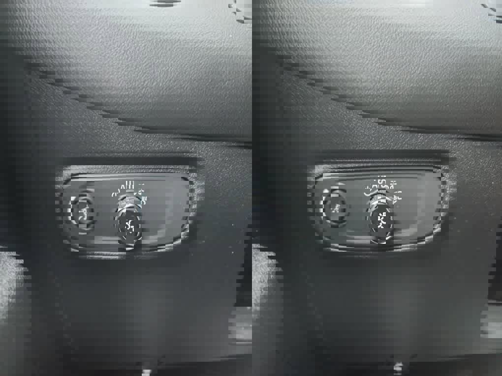 Used 2022 Chevrolet Equinox RS image 33